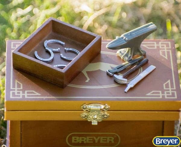 530 Breyer Traditional Lalka kowal z akcesoriami