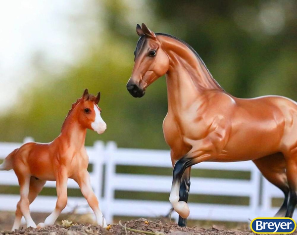 5490 Breyer Freedom Series Spanish Mustang Family